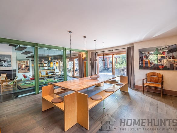 6 Bedroom Chalet in Meribel 5