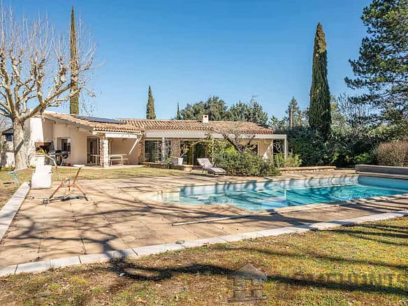 8 Bedroom Villa/House in Aix En Provence 7