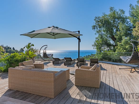 Villa/House For Sale in Les Issambres 24