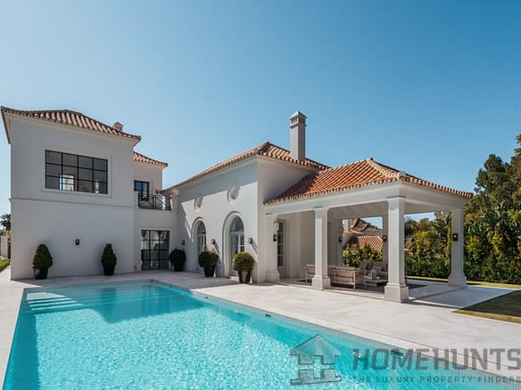 Villa/House For Sale in Nueva Andalucía 4