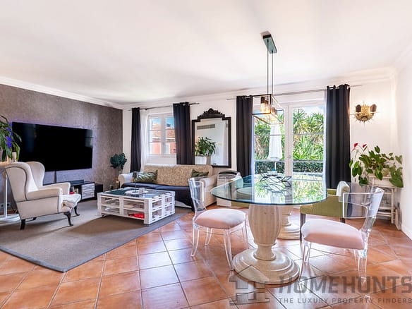 2 Bedroom Apartment in St Jean Cap Ferrat 3
