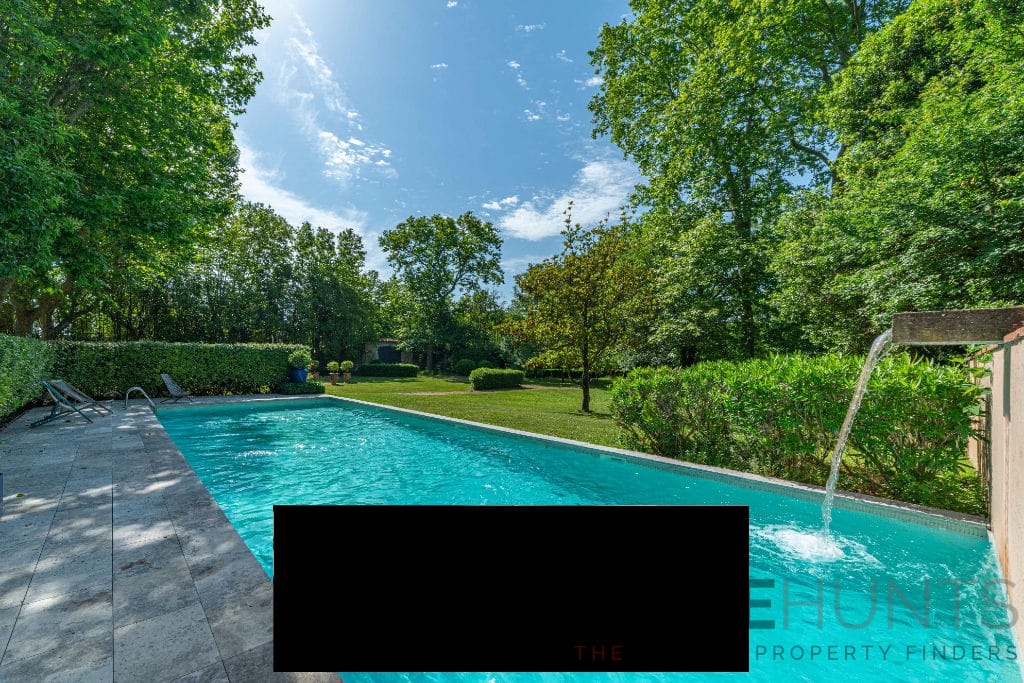 Castle/Estates For Sale in St Chaptes HH14101269