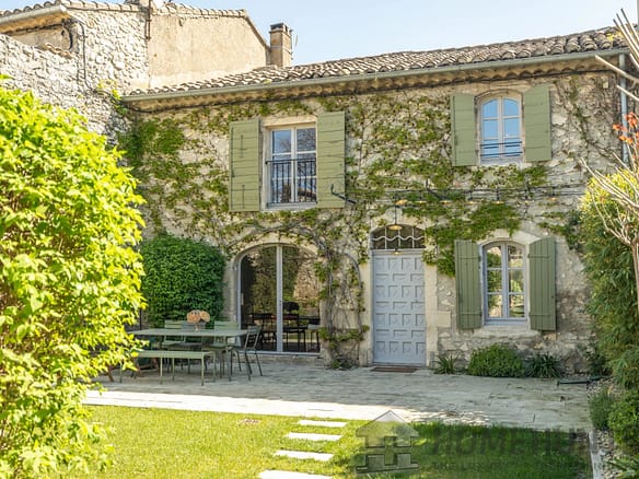 3 Bedroom Villa/House in Eygalieres 2