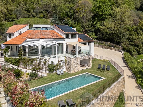 4 Bedroom Villa/House in Grasse 14