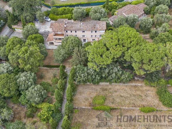 11 Bedroom Villa/House in Grasse 10