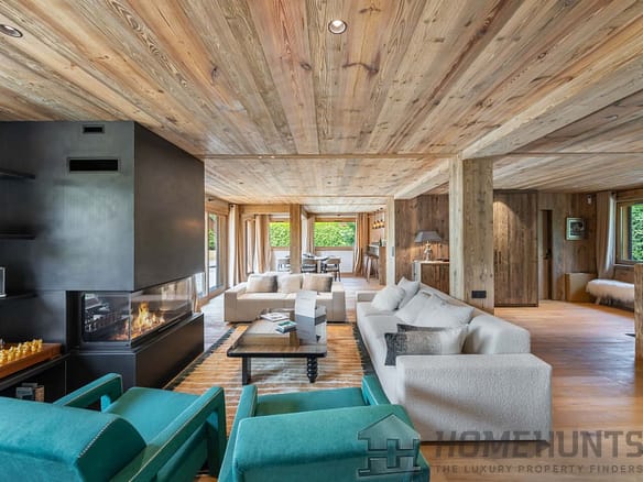 4 Bedroom Chalet in Megeve 9