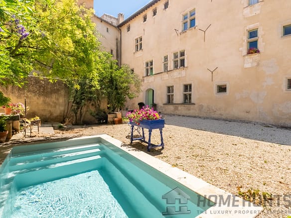4 Bedroom Villa/House in Pernes Les Fontaines 5