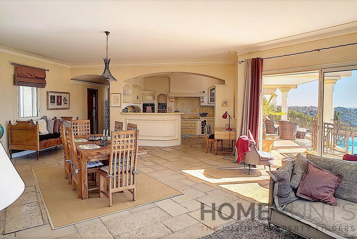 Villa/House For Sale in St Paul HH15043101