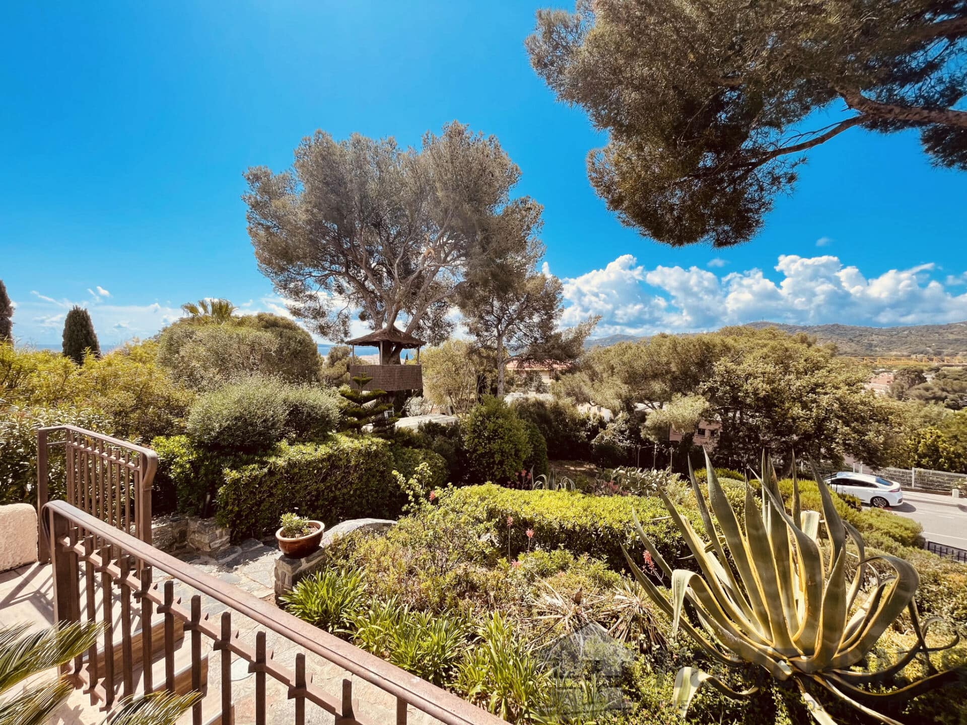 Villa/House For Sale in Le Lavandou HH15013376