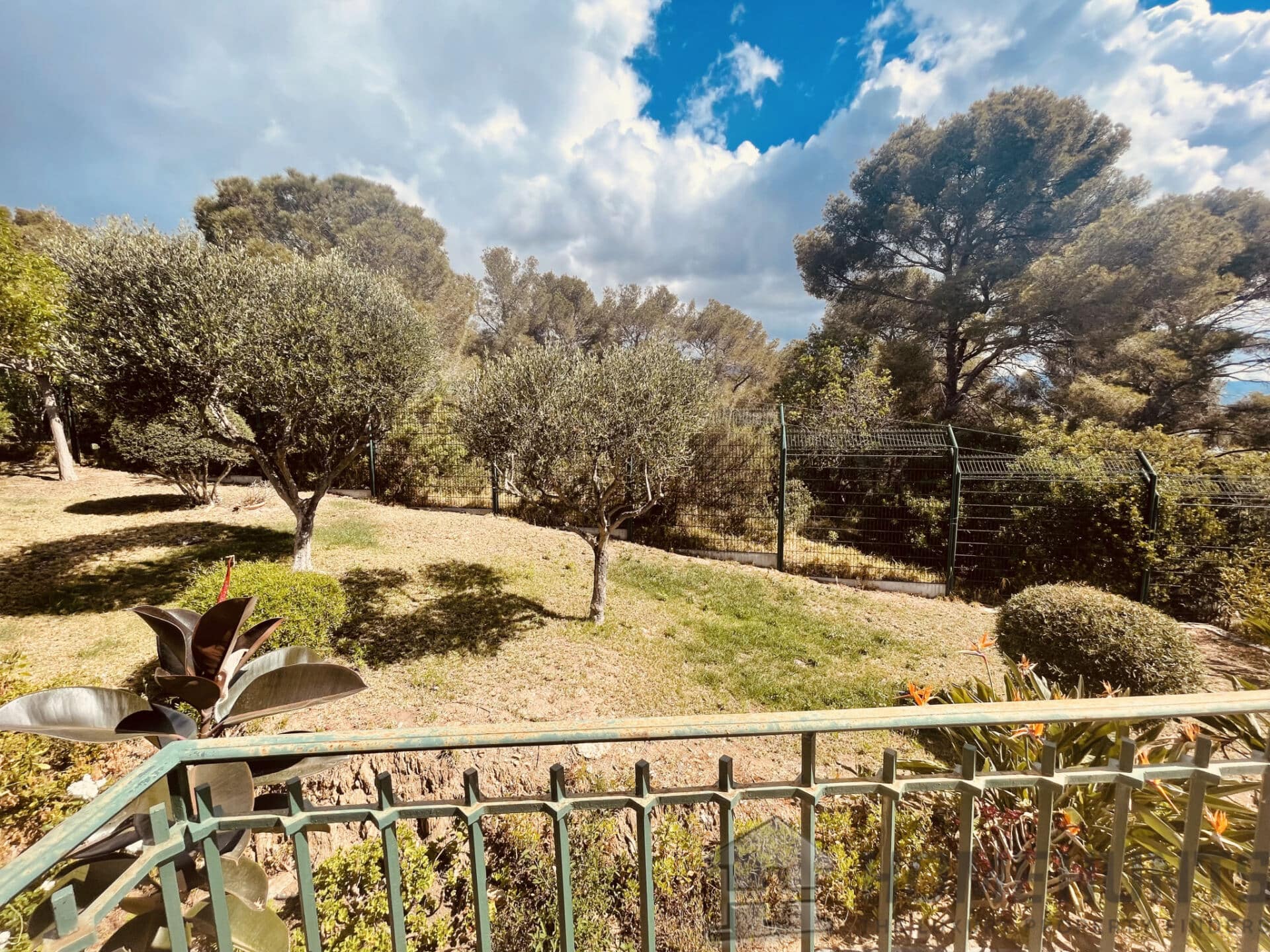 Villa/House For Sale in Le Lavandou HH15013376