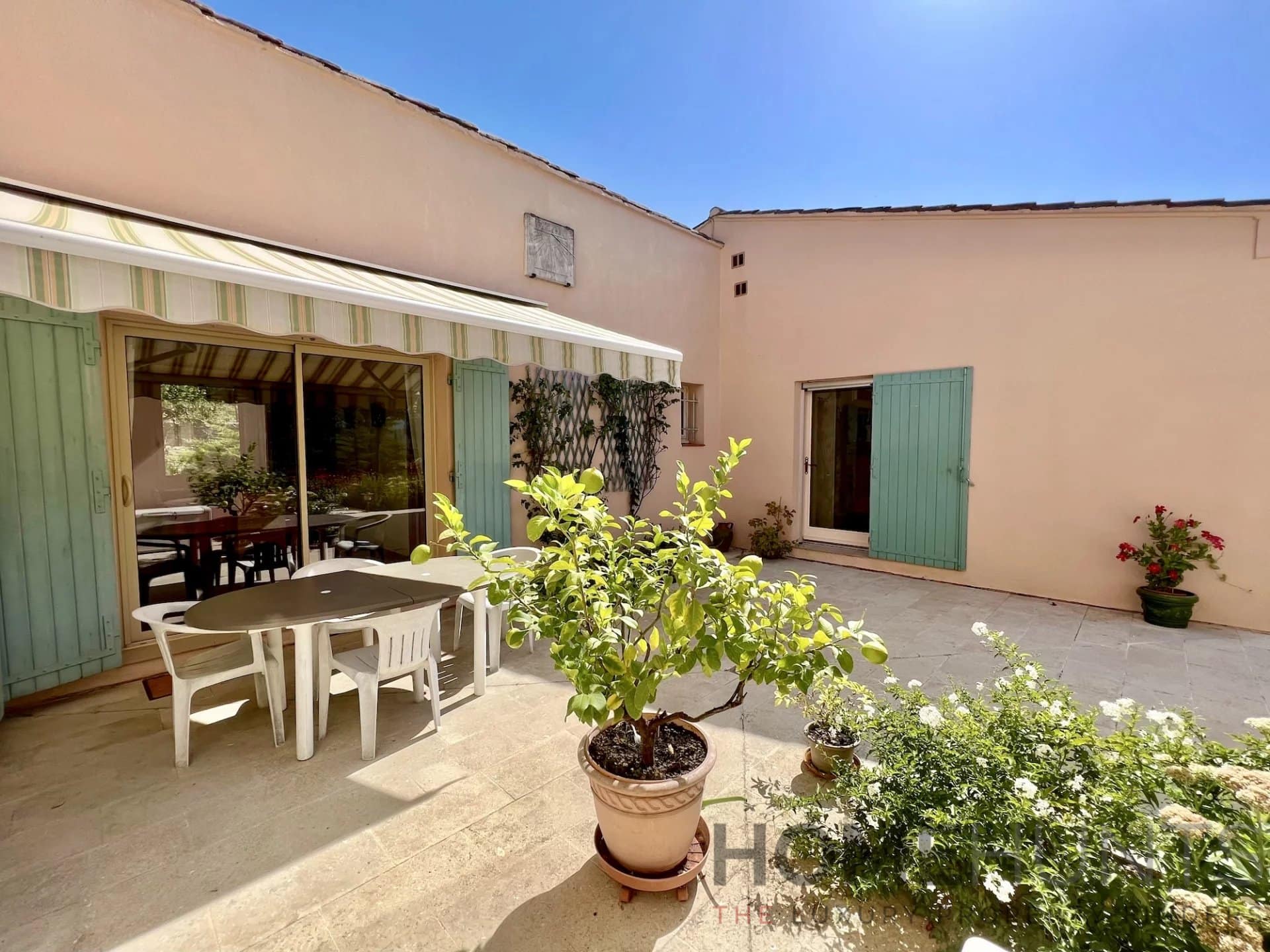 Villa/House For Sale in Goult HH15092372