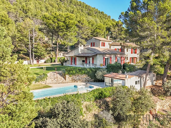 4 Bedroom Villa/House in Beaumes De Venise 9