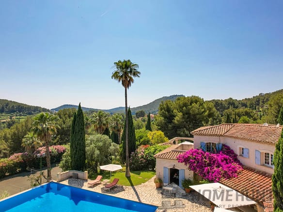 12 Bedroom Villa/House in St Cyr Sur Mer 2