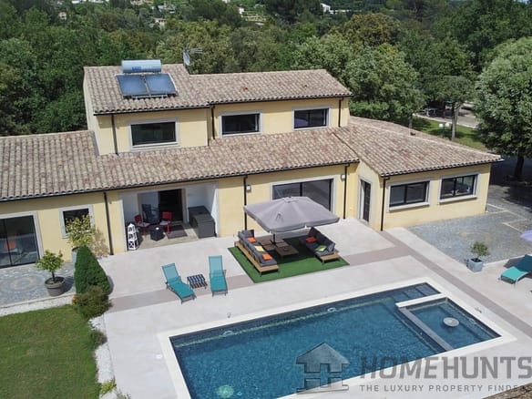 Villa/House For Sale in Montauroux 14