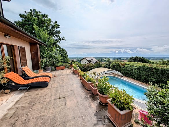 4 Bedroom Villa/House in Grilly 10