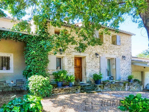 6 Bedroom Villa/House in Apt 18