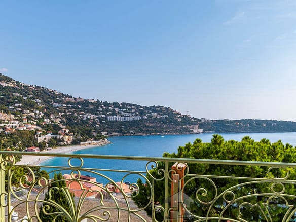 6 Bedroom Villa/House in Roquebrune Cap Martin 3