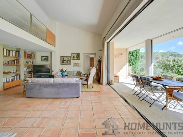 5 Bedroom Villa/House in Aix En Provence 2