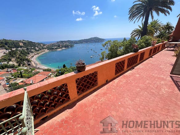 2 Bedroom Apartment in Villefranche Sur Mer 5