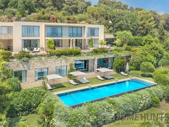 8 Bedroom Villa/House in Mougins 14