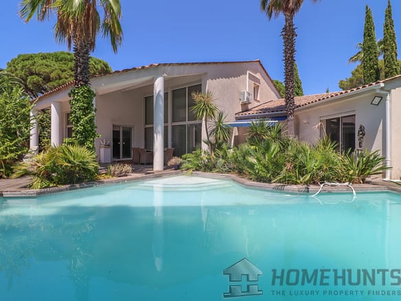 4 Bedroom Villa/House in St Raphael 5