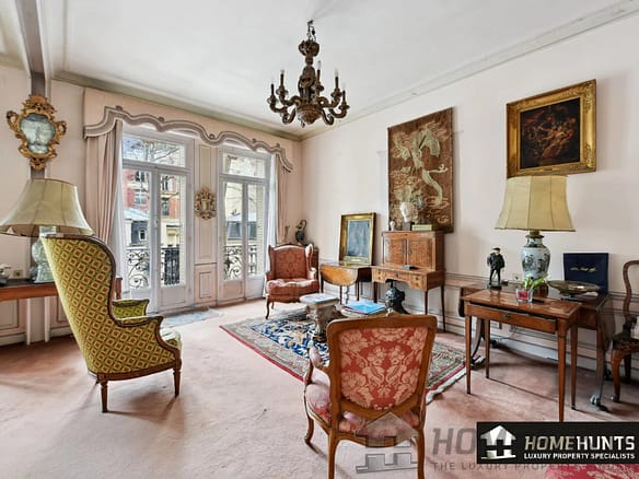 2 Bedroom Apartment in Paris 7th (Invalides, Eiffel Tower, Orsay) 2