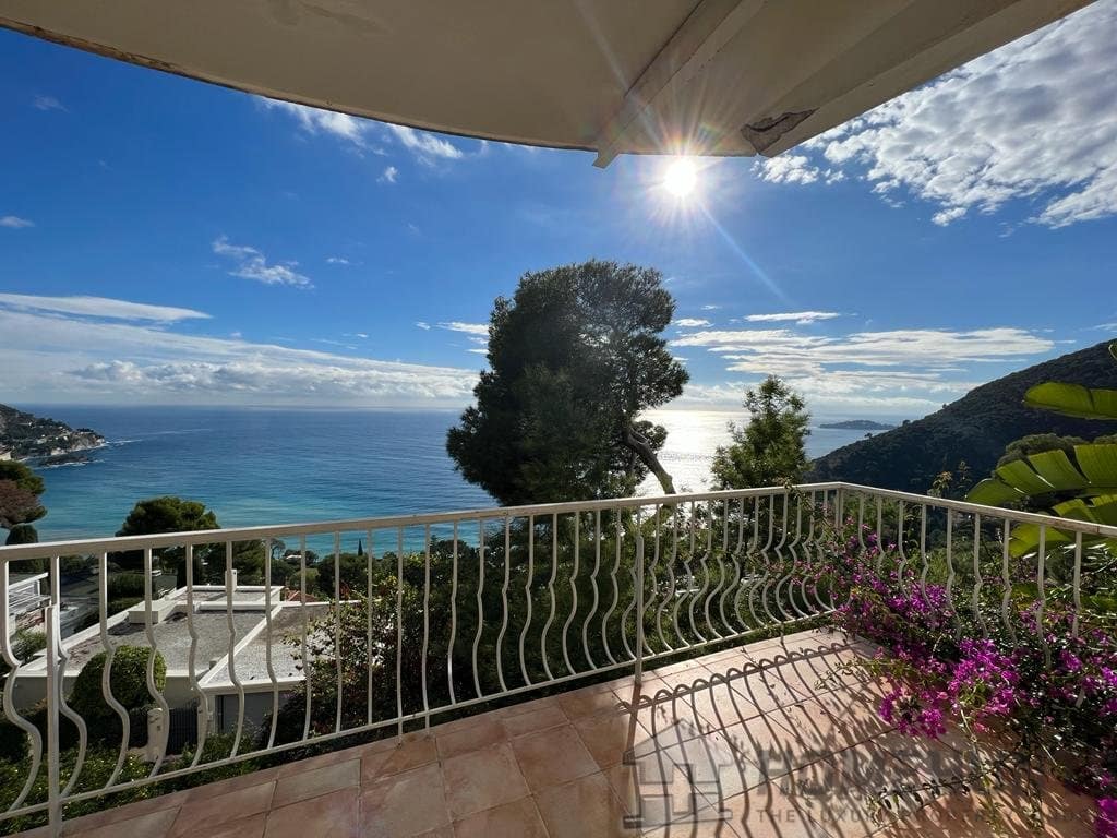 Villa/House For Sale in Eze 10
