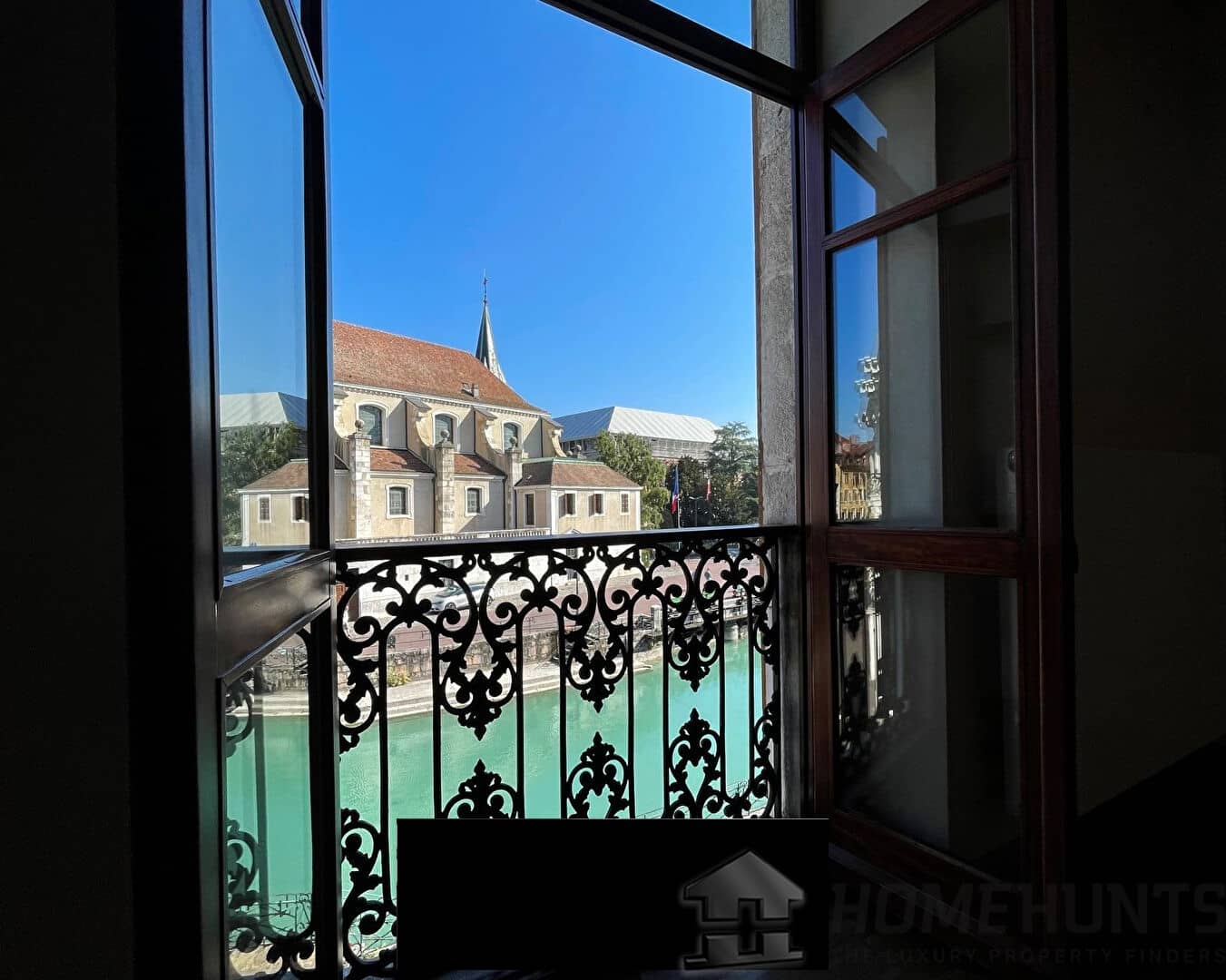 Apartment For Sale in Annecy 8