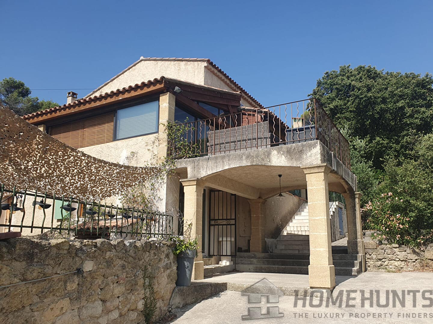 Villa/House For Sale in Rognes 16