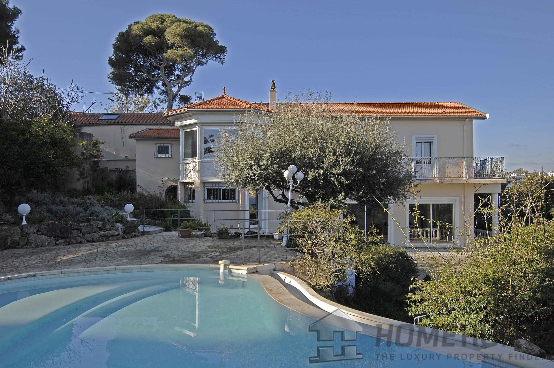 Villa/House For Sale in Antibes 7