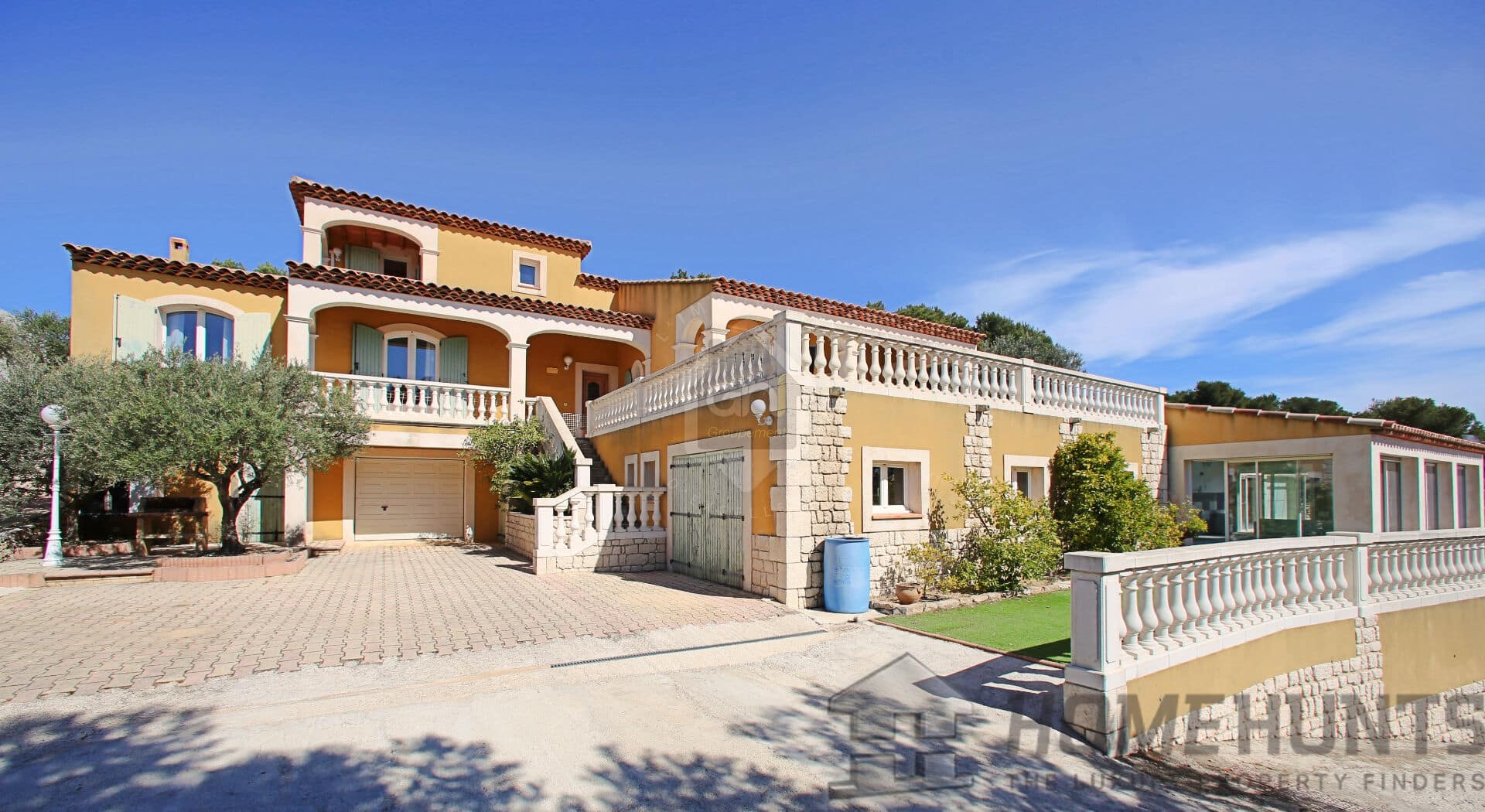 Villa/House For Sale in Ensues La Redonne 18