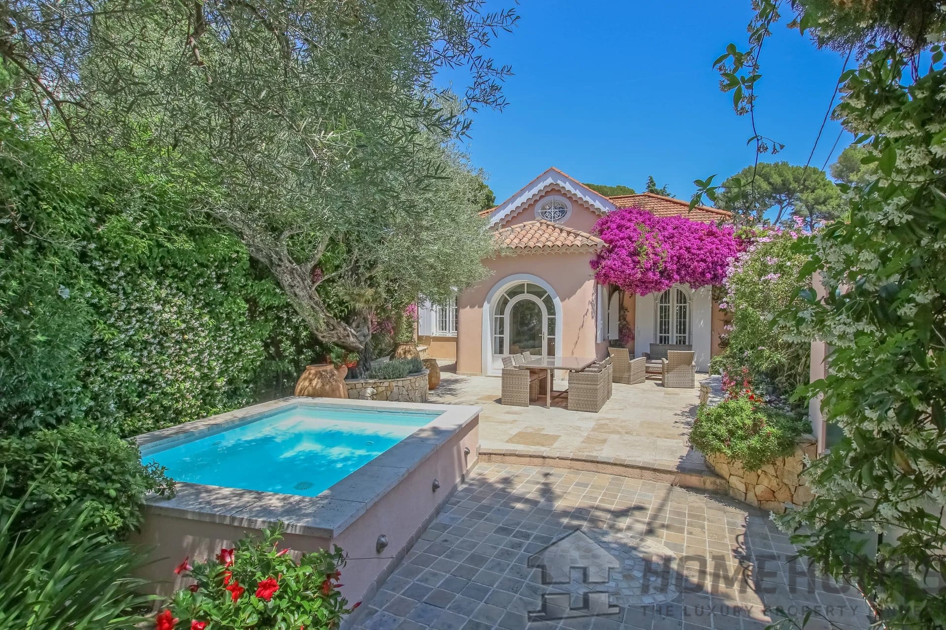 Villa/House For Sale in Cap D Antibes 14