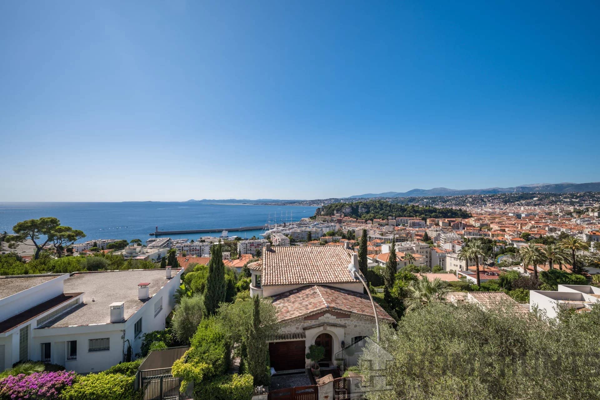 Villa/House For Sale in Nice - Mont Boron 2