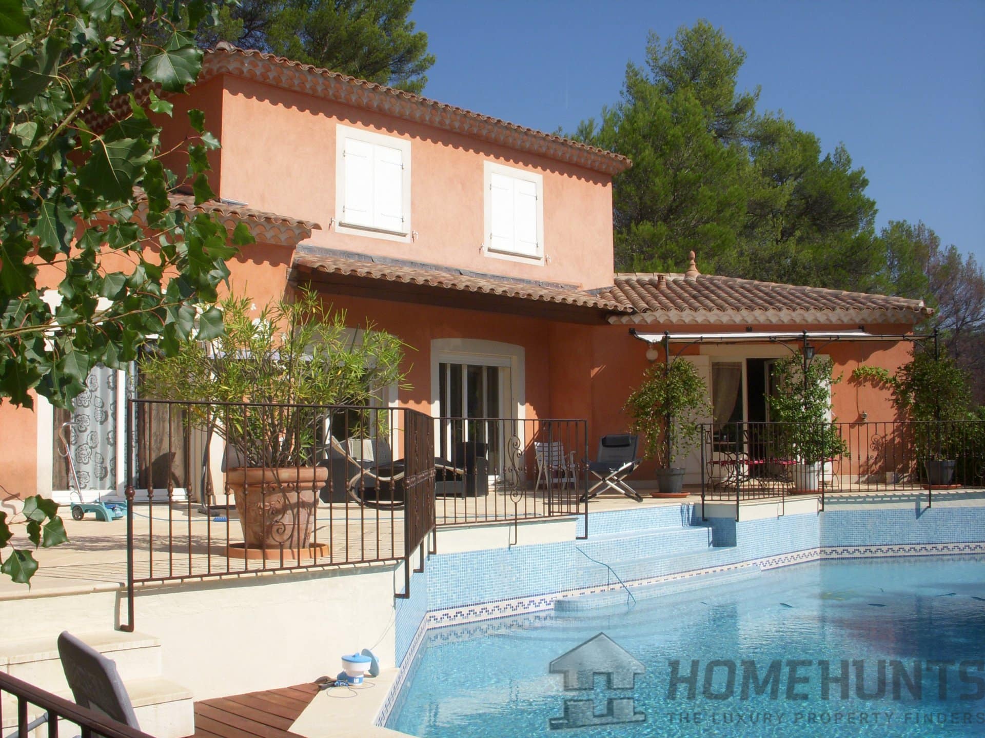 Villa/House For Sale in Correns 14