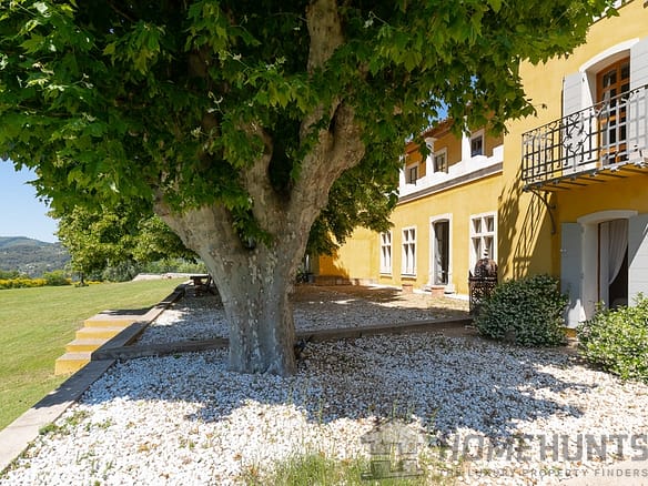 Castle/Estates For Sale in Seillans 13