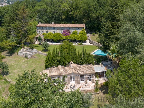 Villa/House For Sale in Chateauneuf Grasse 15