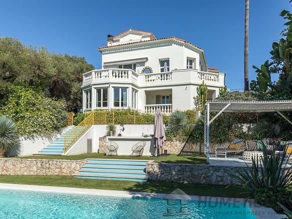 Villa/House For Sale in Cap D Antibes 13