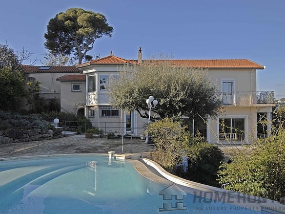 Villa/House For Sale in Antibes 13
