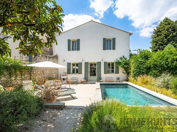 Villa/House For Sale in St Remy De Provence 13