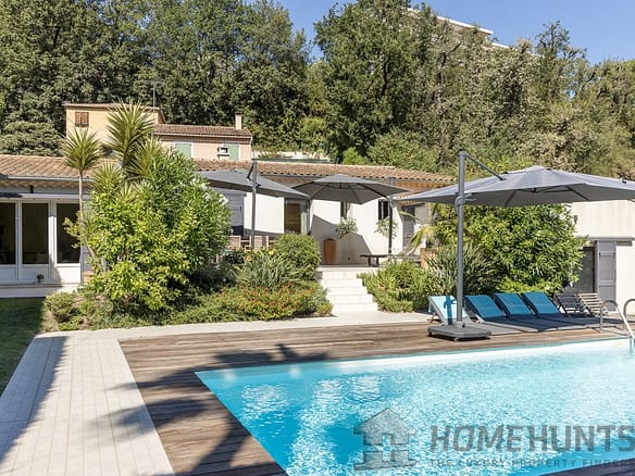 Villa/House For Sale in Villeneuve Loubet 15