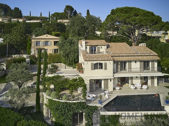 Villa/House For Sale in Mougins 15