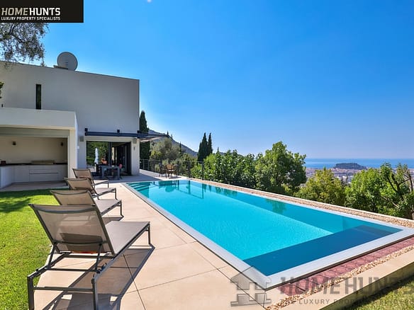 Villa/House For Sale in Nice 11