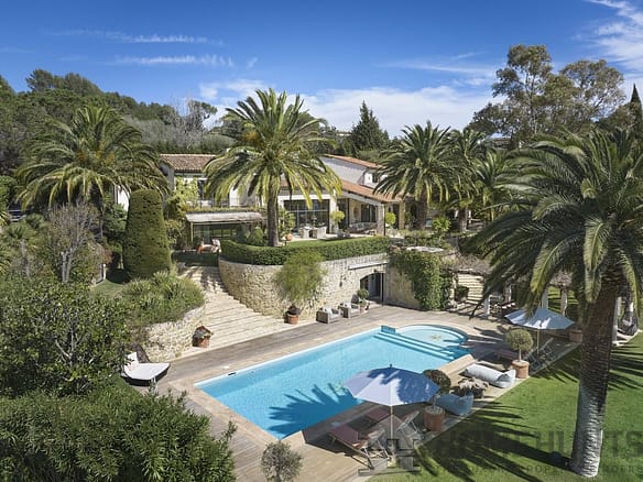 Villa/House For Sale in Mougins 15
