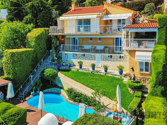 Villa/House For Sale in Cap D Ail 13