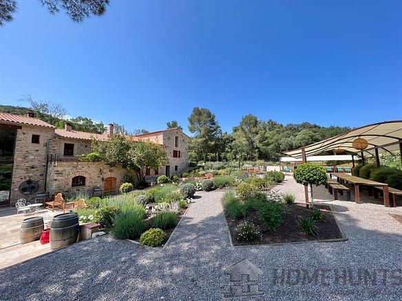 Villa/House For Sale in Thuir 15