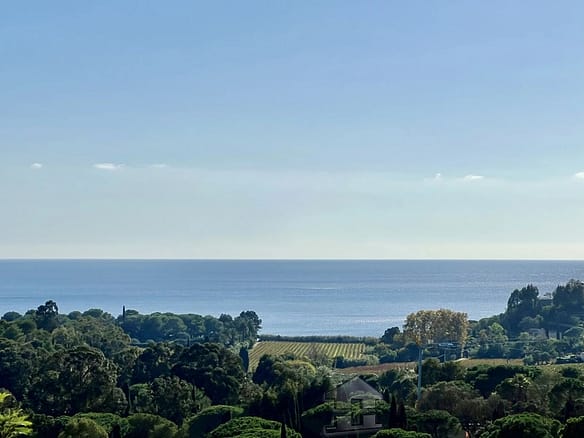 Villa/House For Sale in La Croix Valmer 13