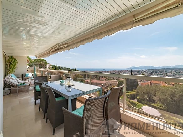 Apartment For Sale in Le Cannet 27