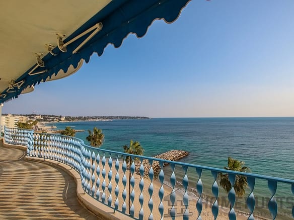 Villa/House For Sale in Juan Les Pins 15