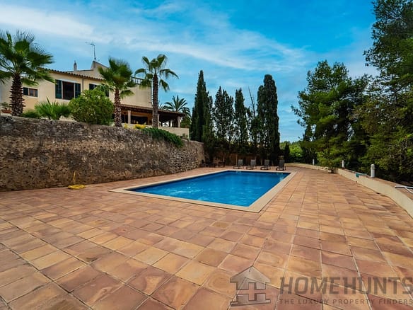 Villa/House For Sale in Palma 7