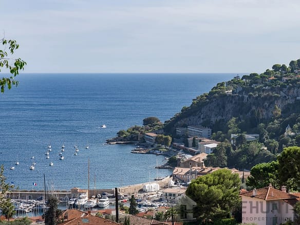 Apartment For Sale in Villefranche Sur Mer 4